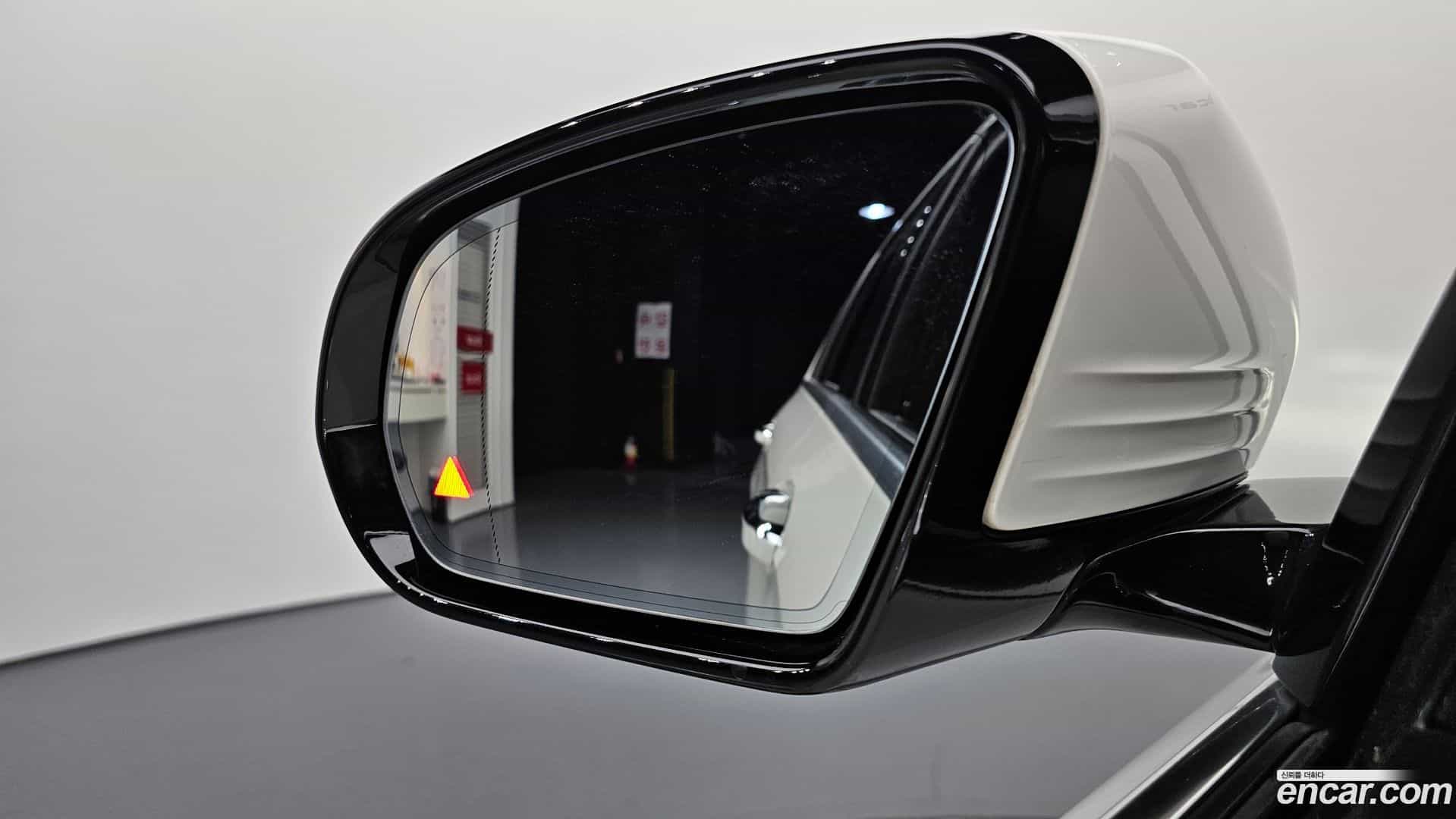 E-Class Mercedes-Benz 2018.3-OPTION-021