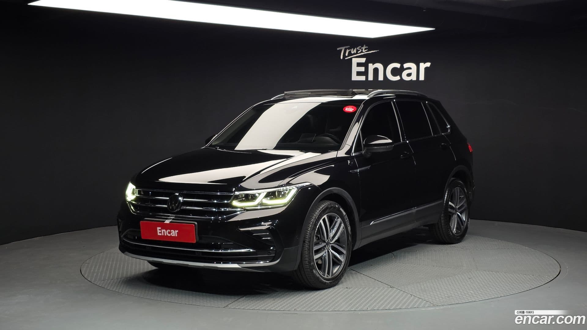 Main__Slider__Photo:Tiguan Volkswagen 2023.7-0