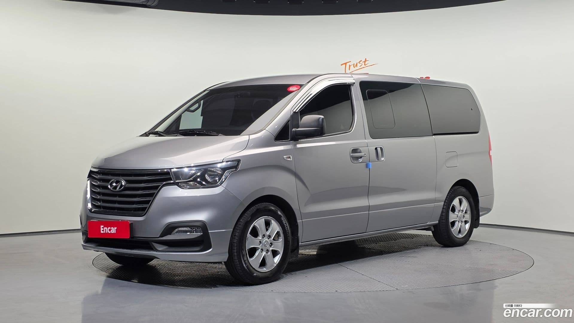 Main__Slider__Photo:Starex Hyundai 2018.9-0