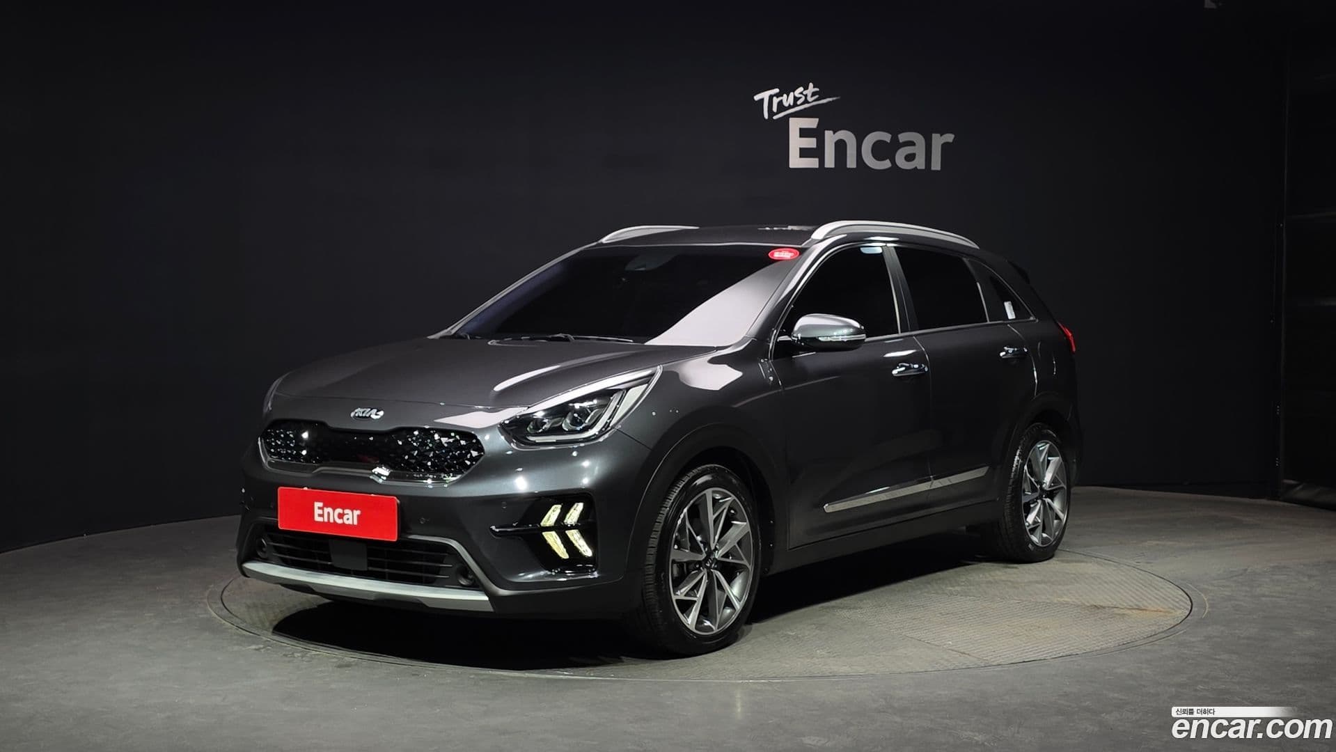 Main__Slider__Photo:Niro Kia 2020.9-0