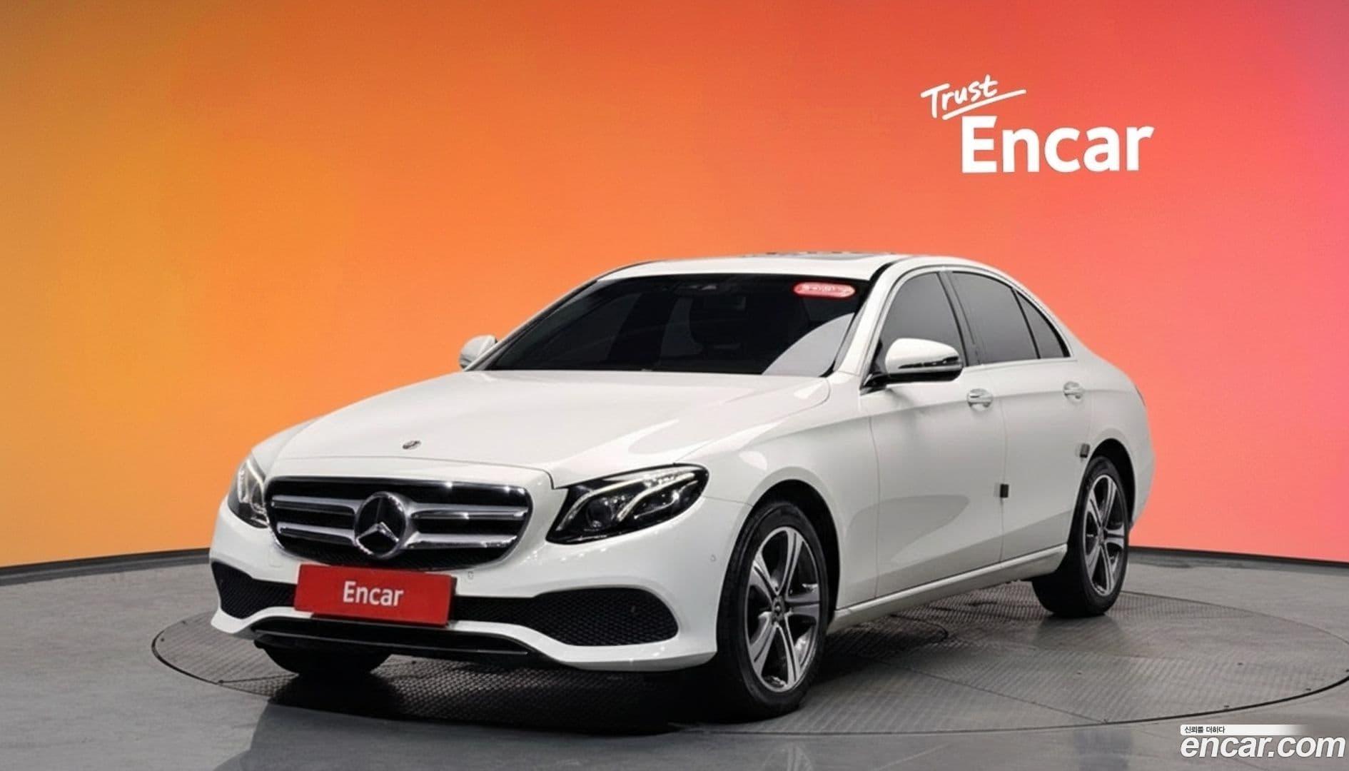 Main__Slider__Photo:E-Class Mercedes-Benz 2019.1-0