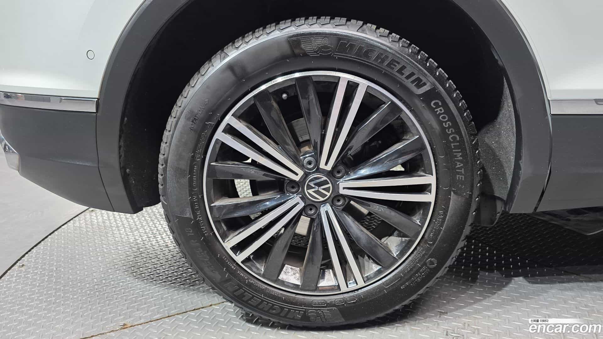 Tiguan Volkswagen 2023.10-OUTER-005