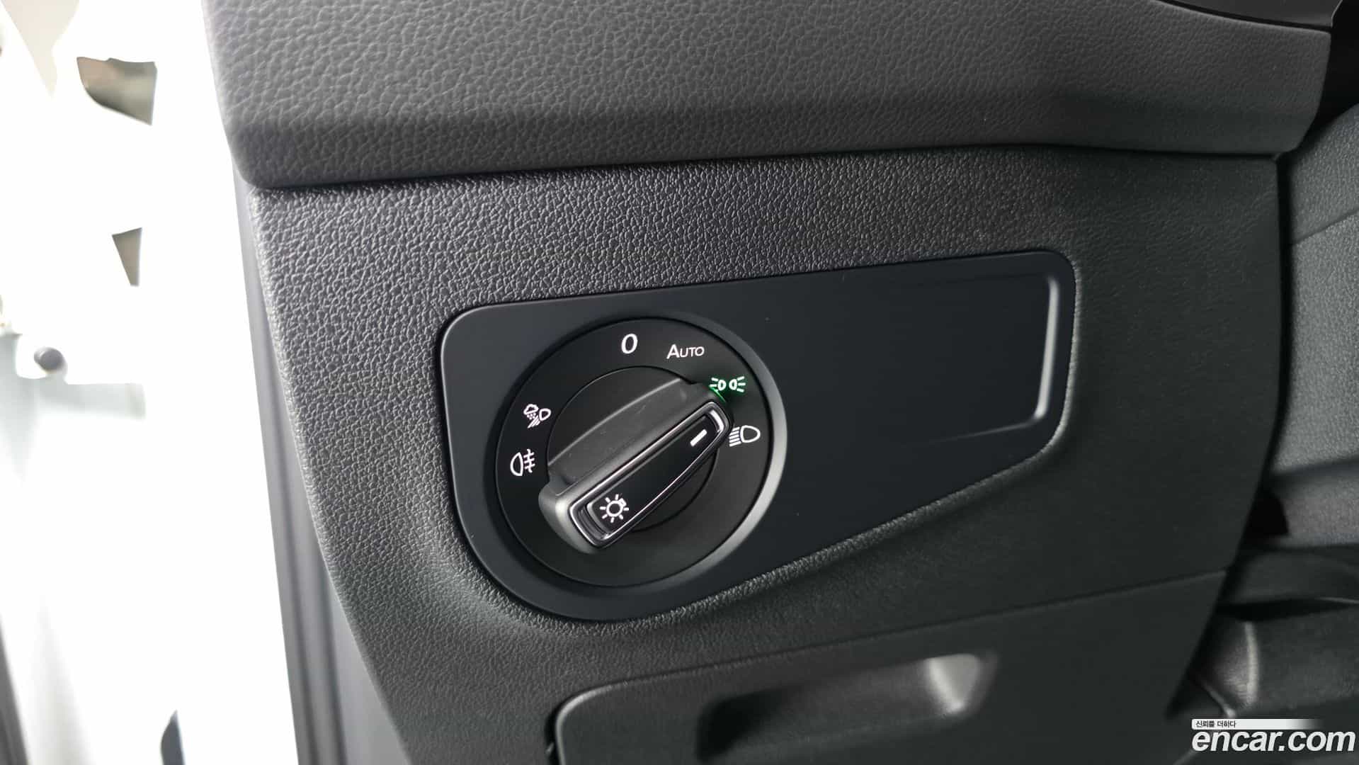 Tiguan Volkswagen 2023.10-OPTION-017