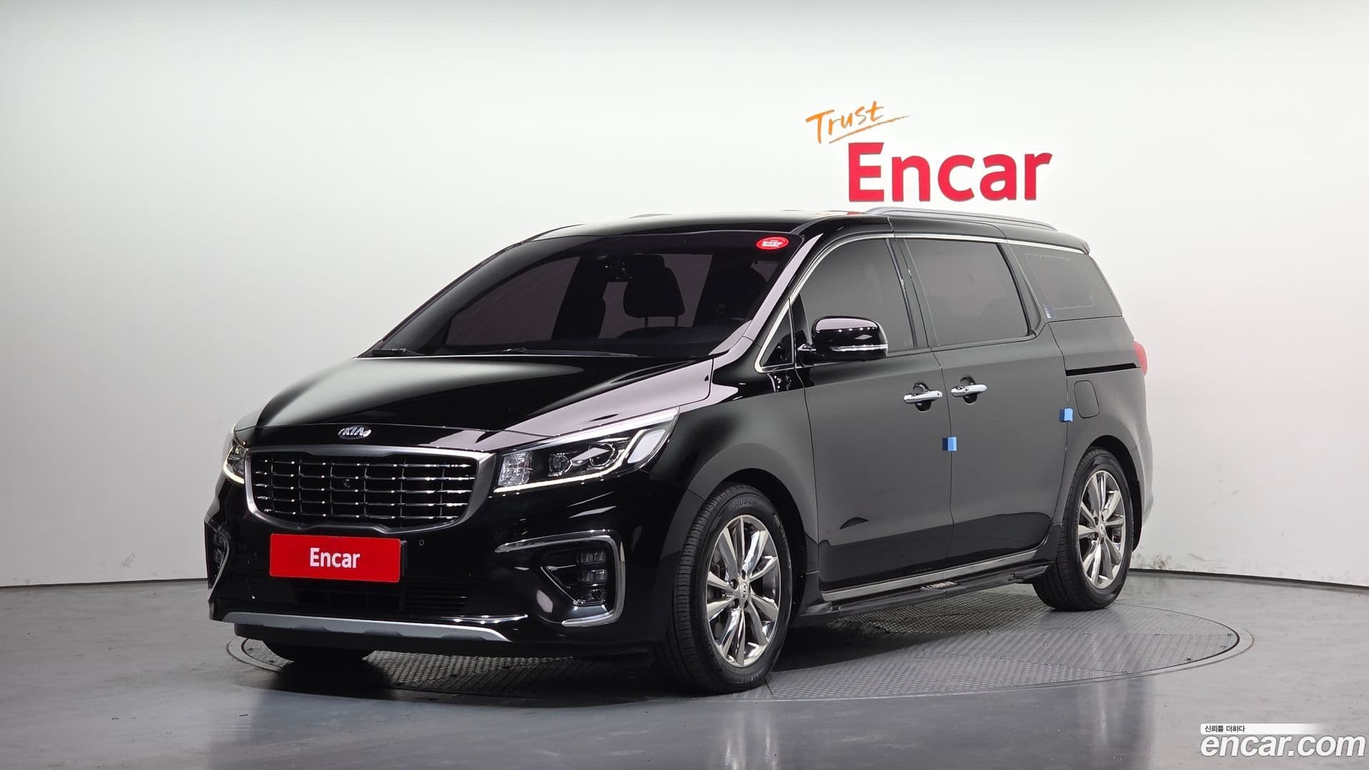 Main__Slider__Photo:Canival Kia 2019.7-0