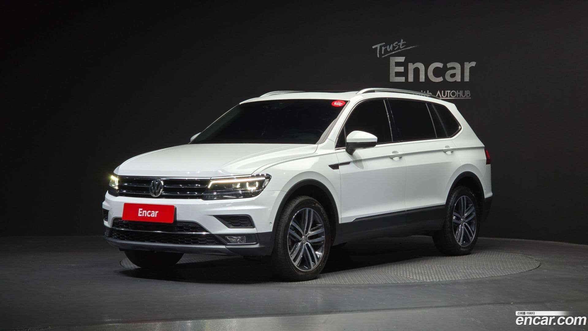 Main__Slider__Photo:Tiguan Volkswagen 2020.11-0