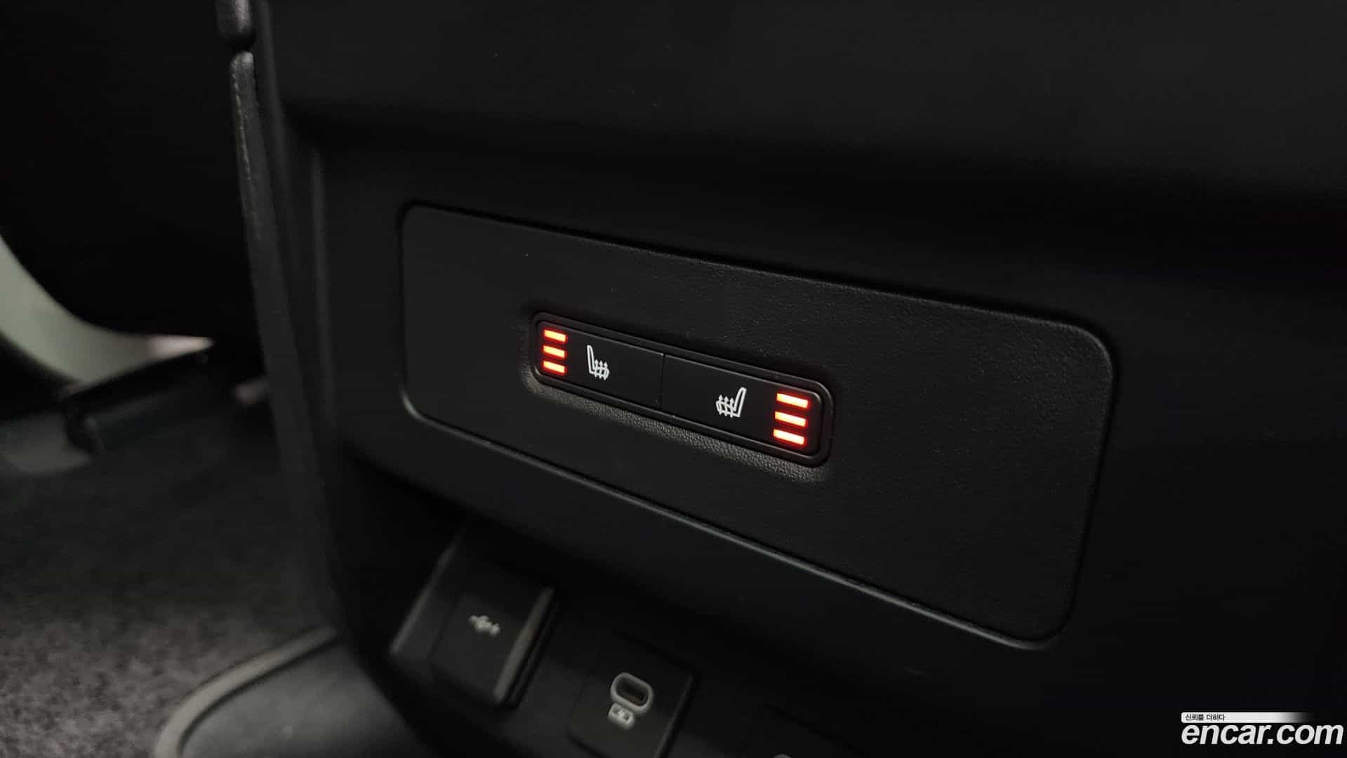 Defender Land Rover 2021.11-OPTION-023