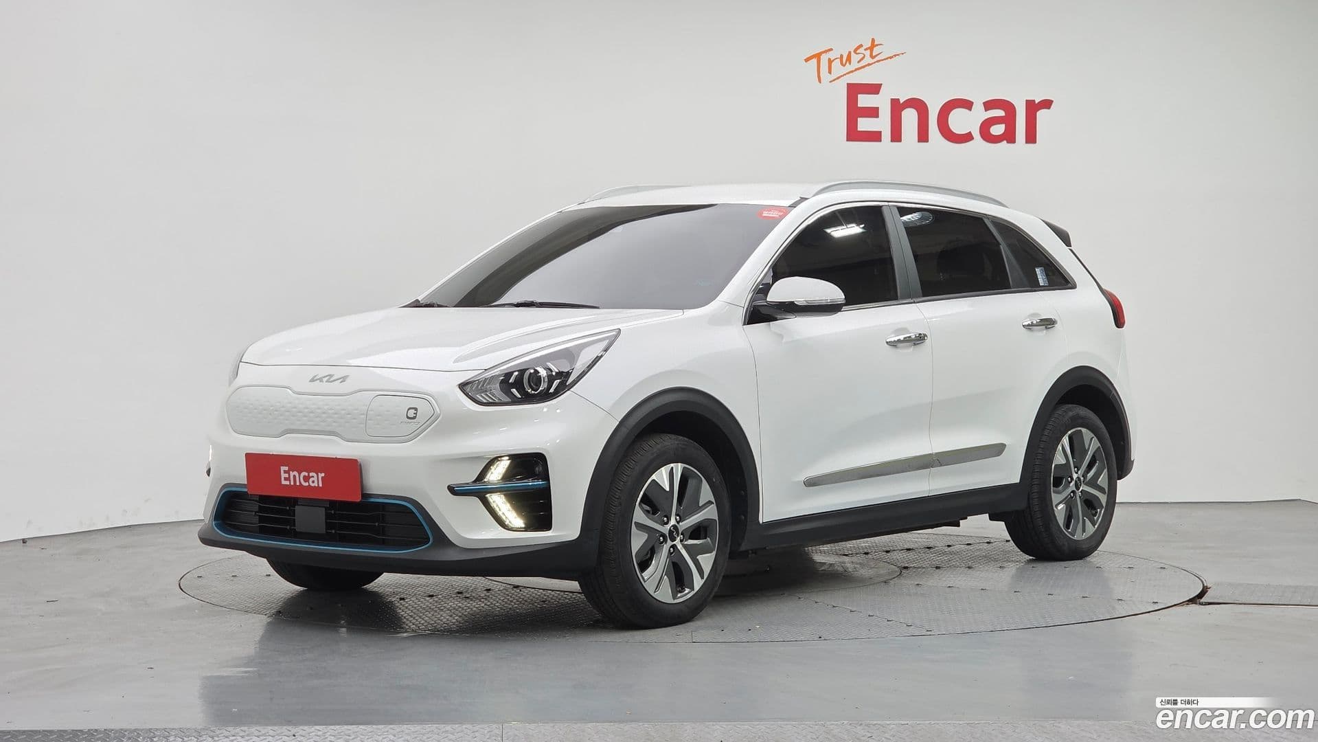 Main__Slider__Photo:Niro Kia 2021.10-0
