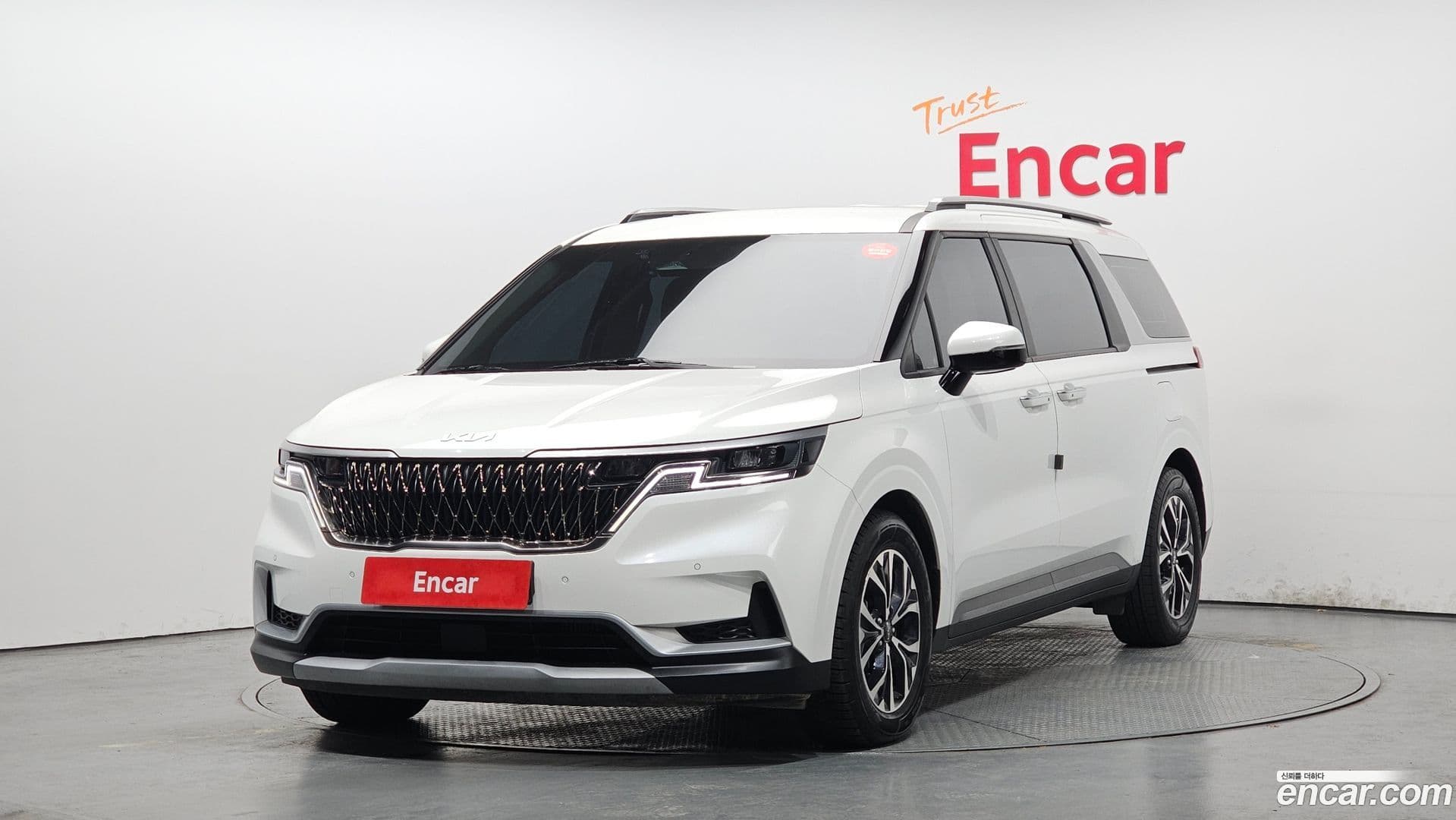 Main__Slider__Photo:Canival Kia 2022.8-0