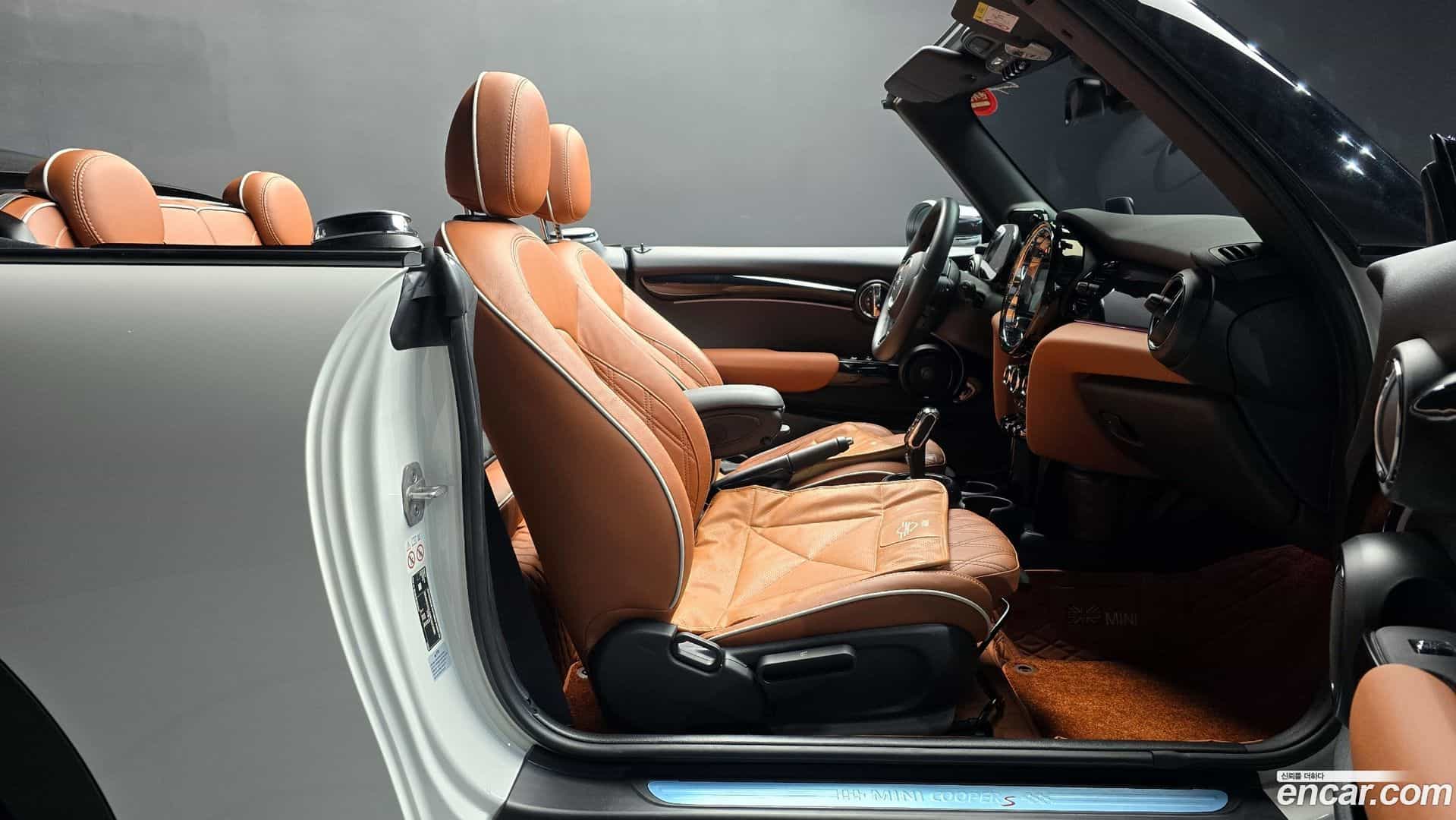 Cooper Convertible Mini 2024.3-INNER-010