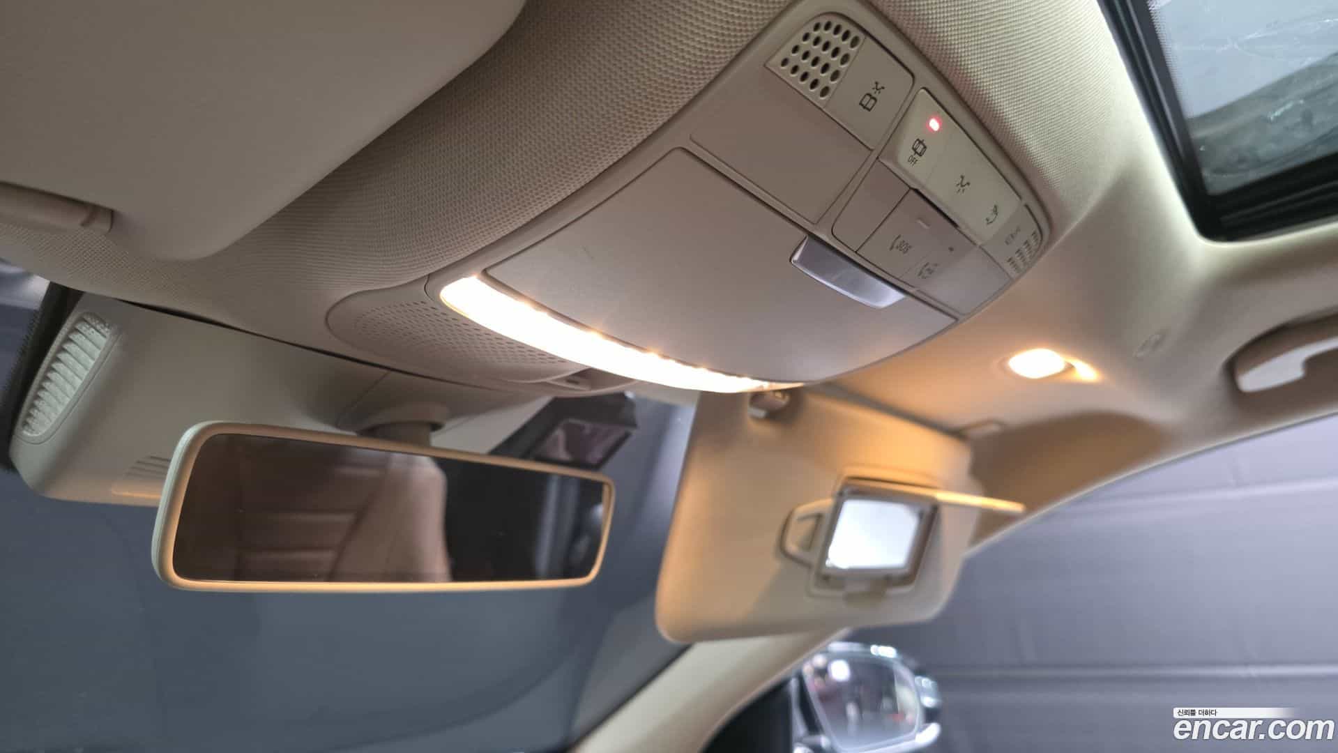 E-Class Mercedes-Benz 2018.9-OPTION-023