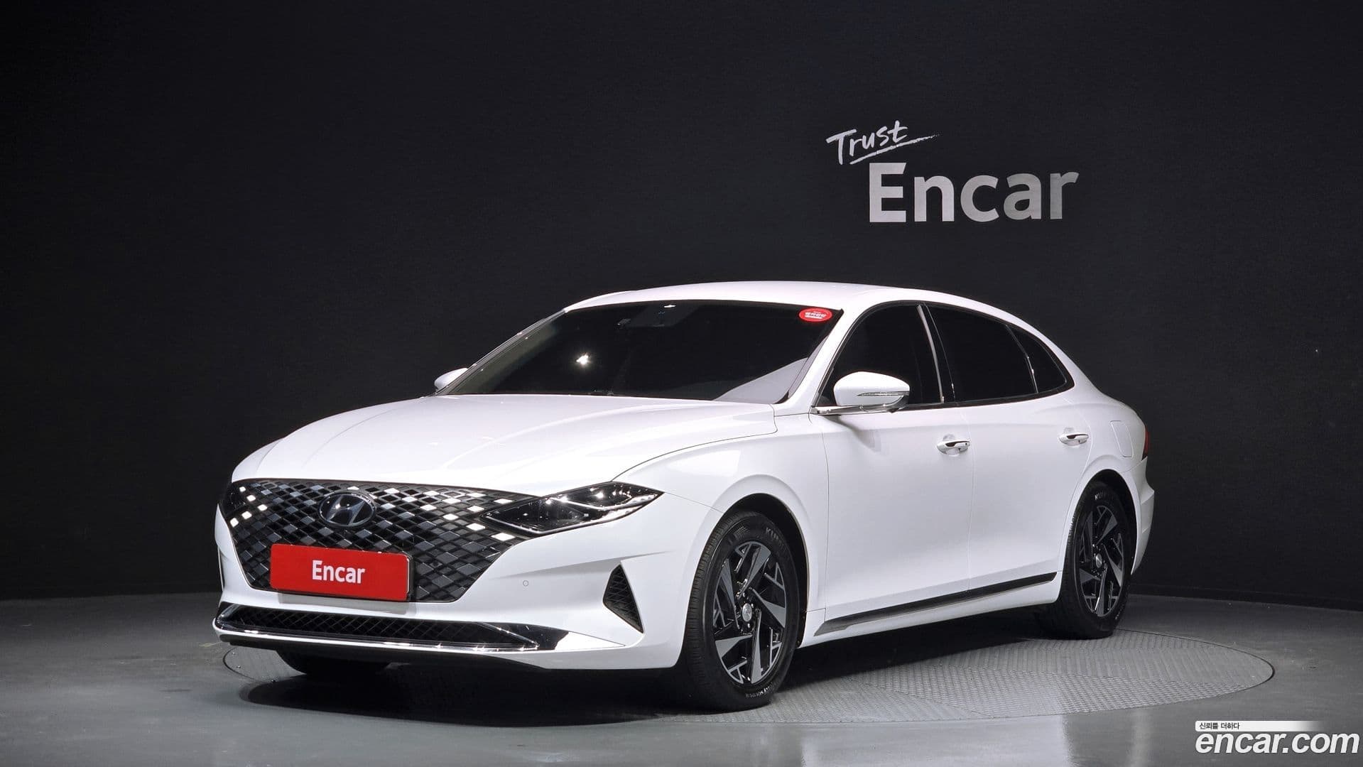 Main__Slider__Photo:Grandeur Hyundai 2020.7-0
