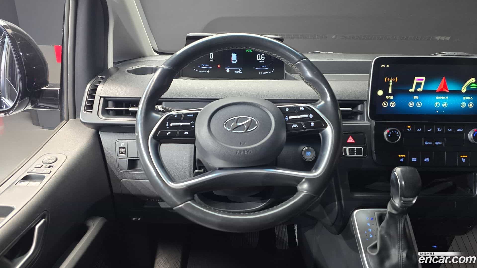 Staria Hyundai 2022.0-OPTION-017