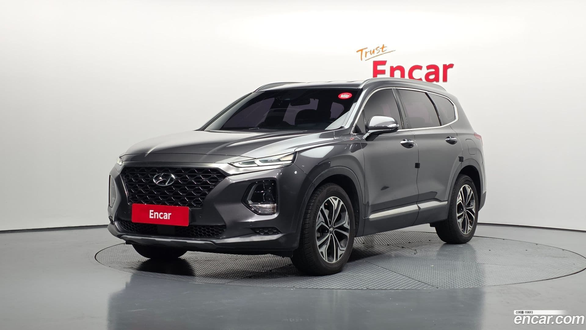 Main__Slider__Photo:Santafe Hyundai 2018.4-0