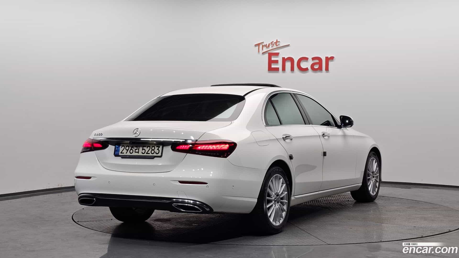 E-Class Mercedes-Benz 2020.11-OUTER-002