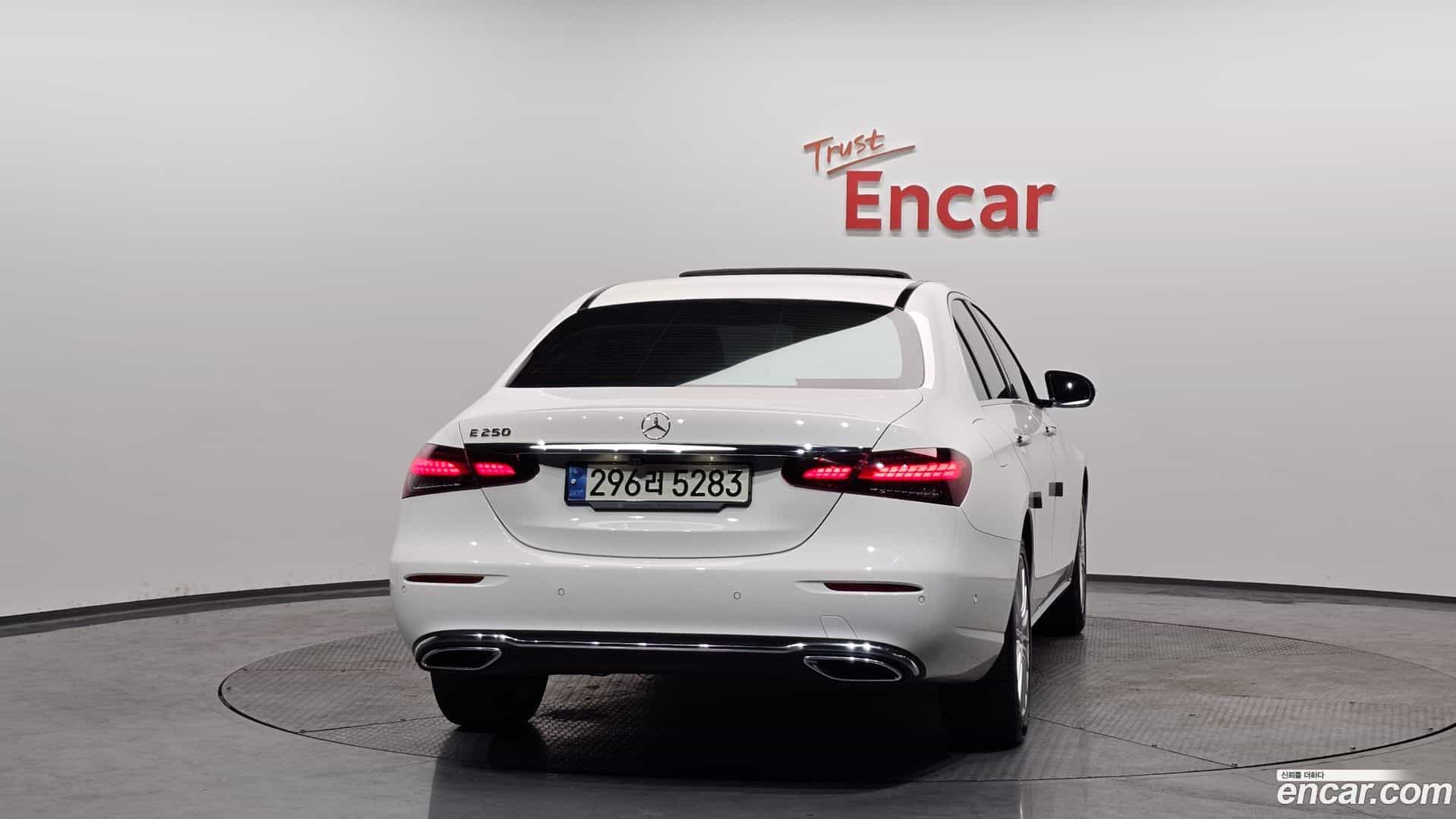 E-Class Mercedes-Benz 2020.11-OUTER-004