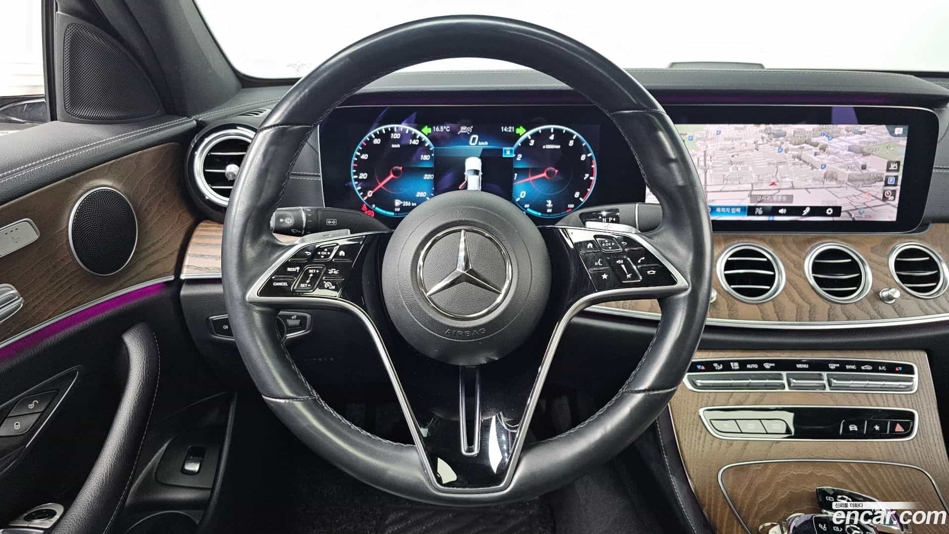 E-Class Mercedes-Benz 2020.11-OPTION-017