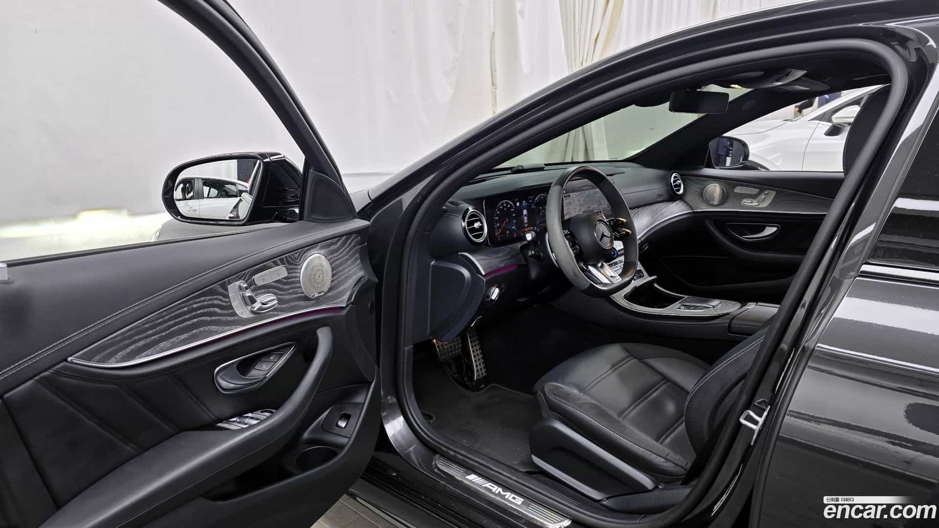E-Class Mercedes-Benz 2022.11-INNER-010