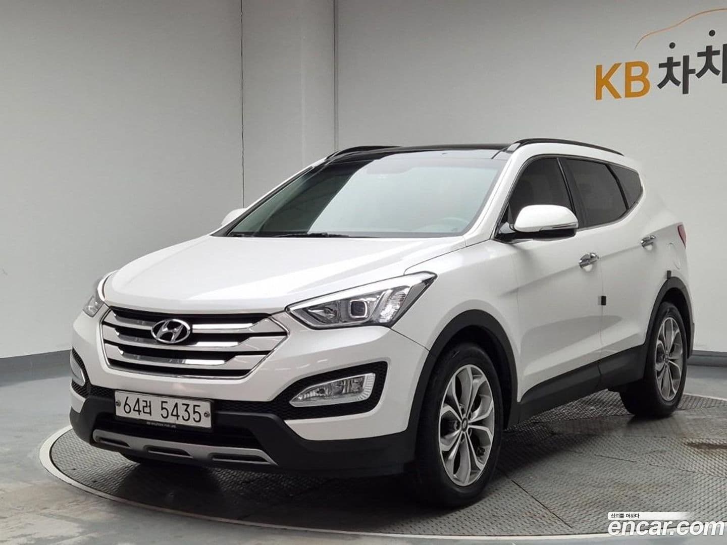 Main__Slider__Photo:Santafe Hyundai 2014.4-0