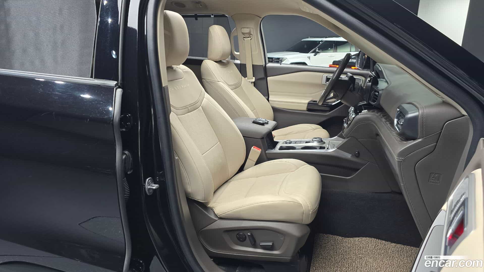 Explorer Ford 2022.3-INNER-010
