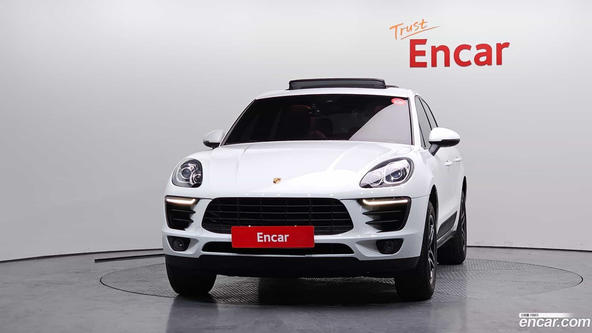 Macan Porsche 2017.11-OUTER-003