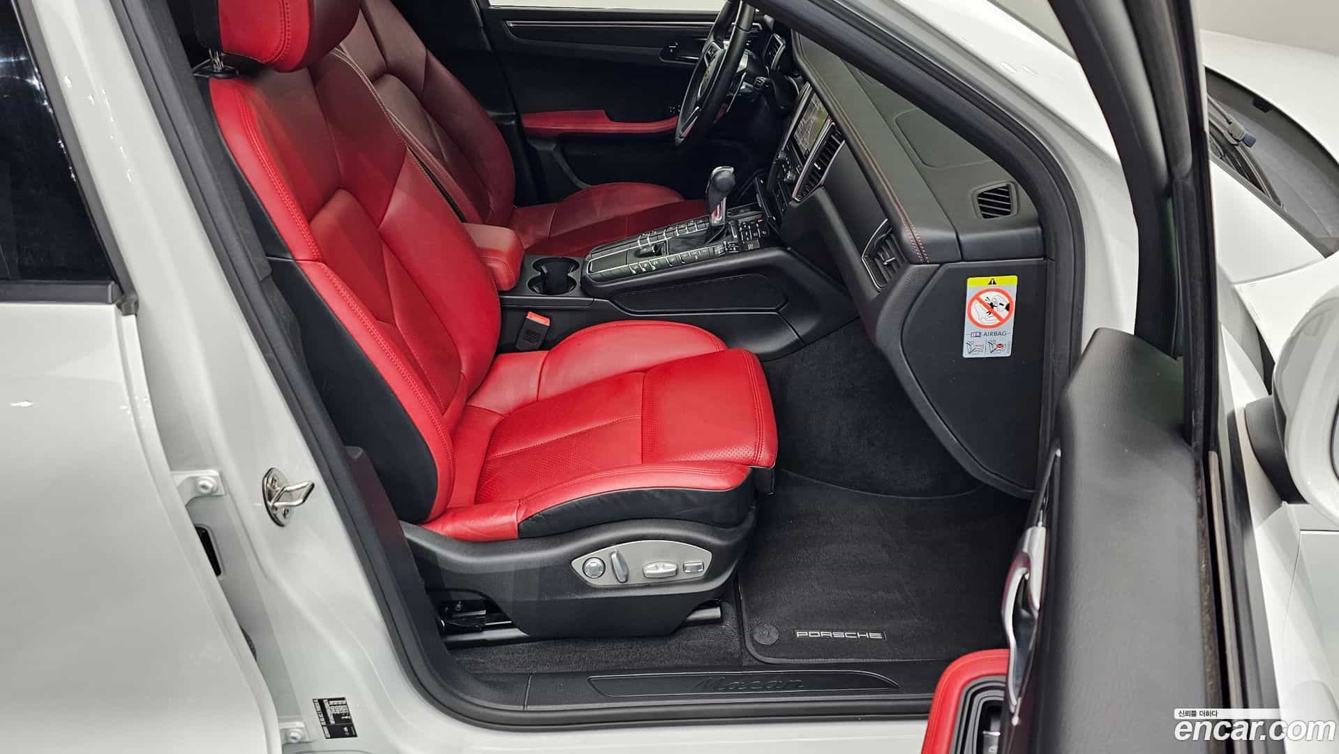 Macan Porsche 2017.11-INNER-010