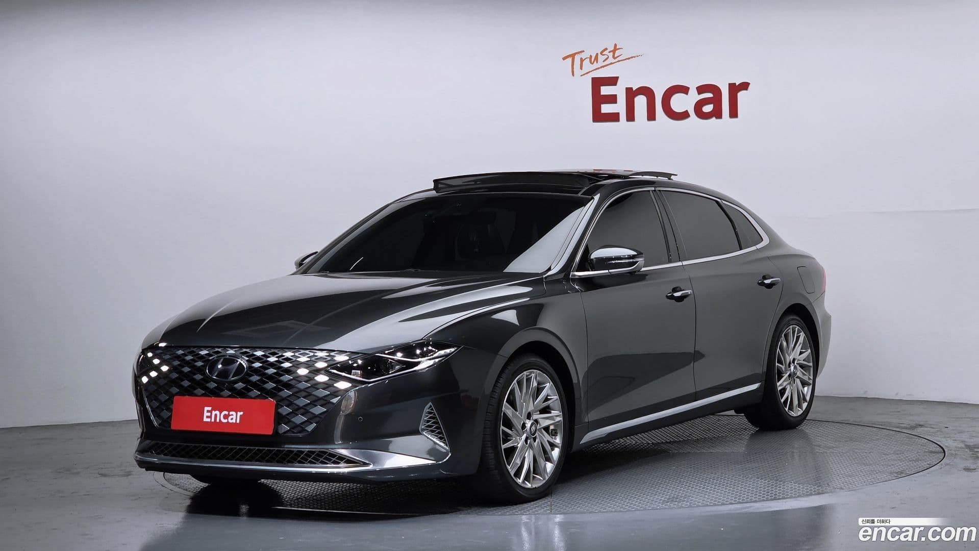 Main__Slider__Photo:Grandeur Hyundai 2021.2-0