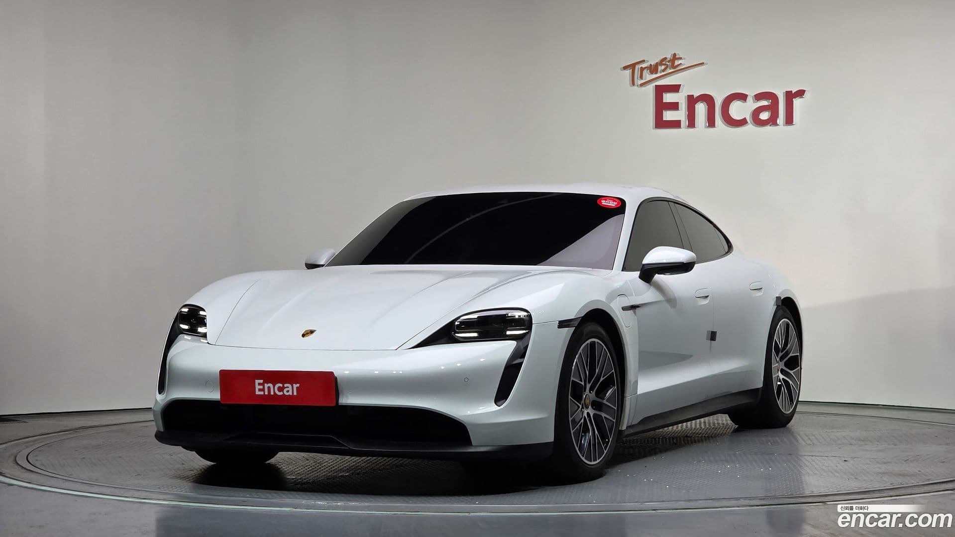 Main__Slider__Photo:Taycan Porsche 2022.5-0