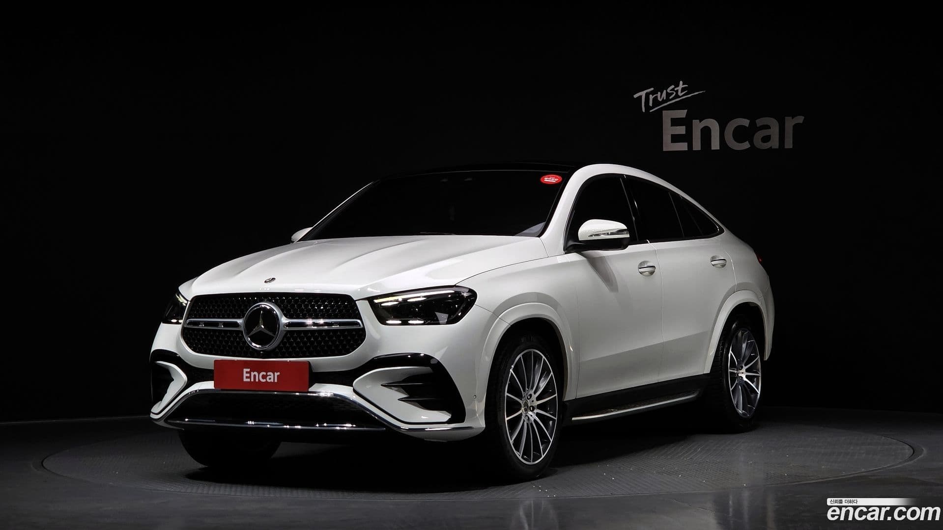 Main__Slider__Photo:GLE-Class Mercedes-Benz 2023.11-0