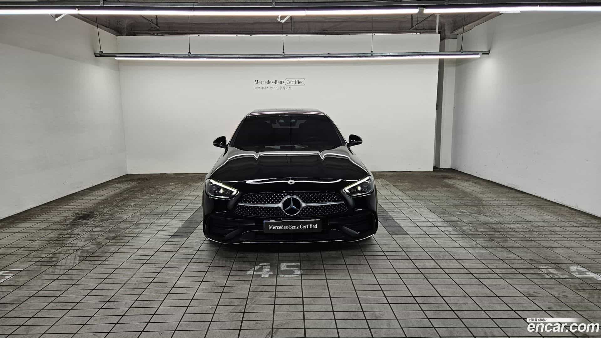 C-Class Mercedes-Benz 2023.8-OUTER-003