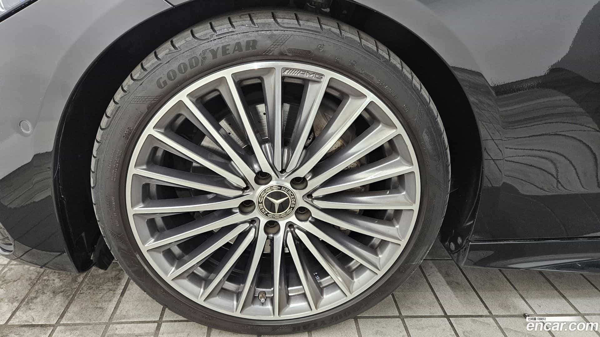 C-Class Mercedes-Benz 2023.8-OUTER-005
