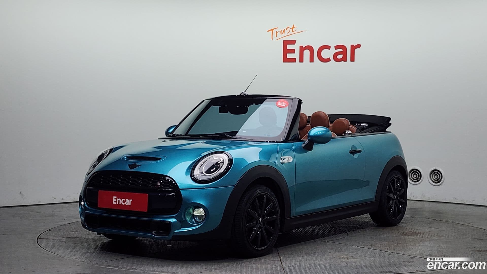 Main__Slider__Photo:Cooper Convertible Mini 2017.3-0