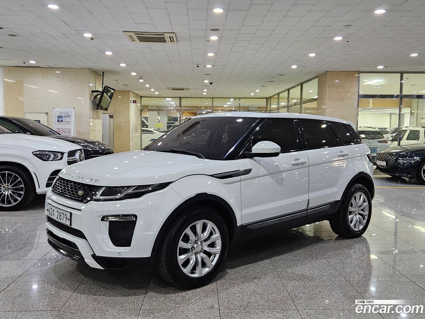 Main__Slider__Photo:Range Rover Evoque Land Rover 2014.6-0