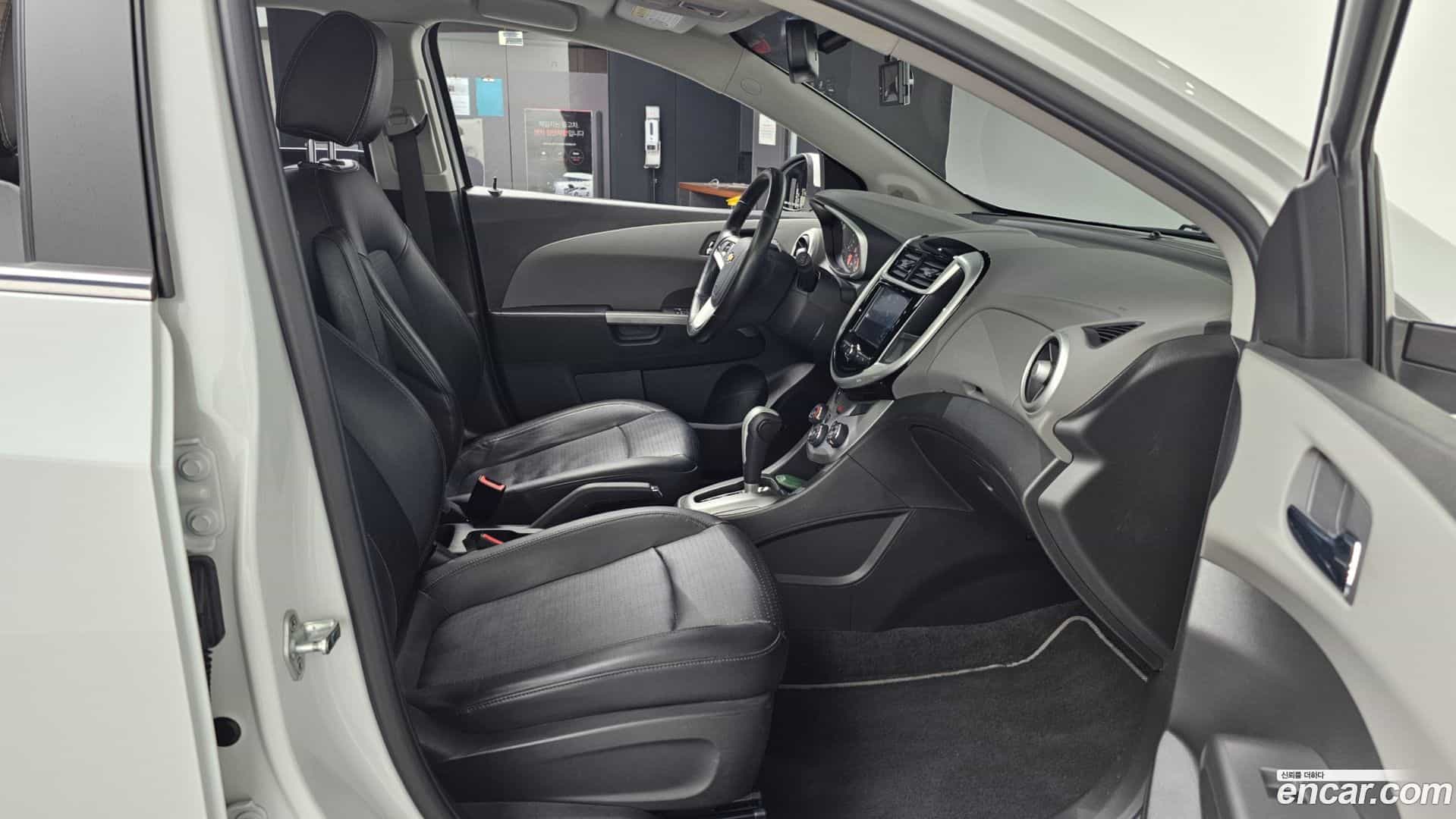 Aveo Chevrolet 2016.11-OPTION-015