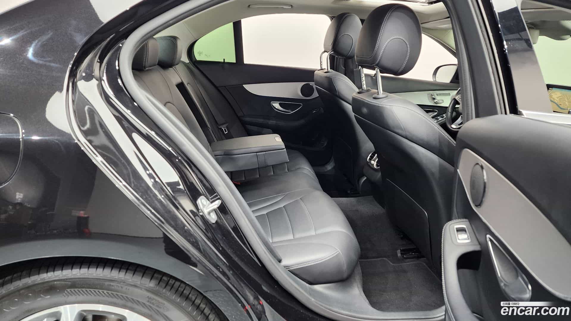 C-Class Mercedes-Benz 2017.5-OPTION-016