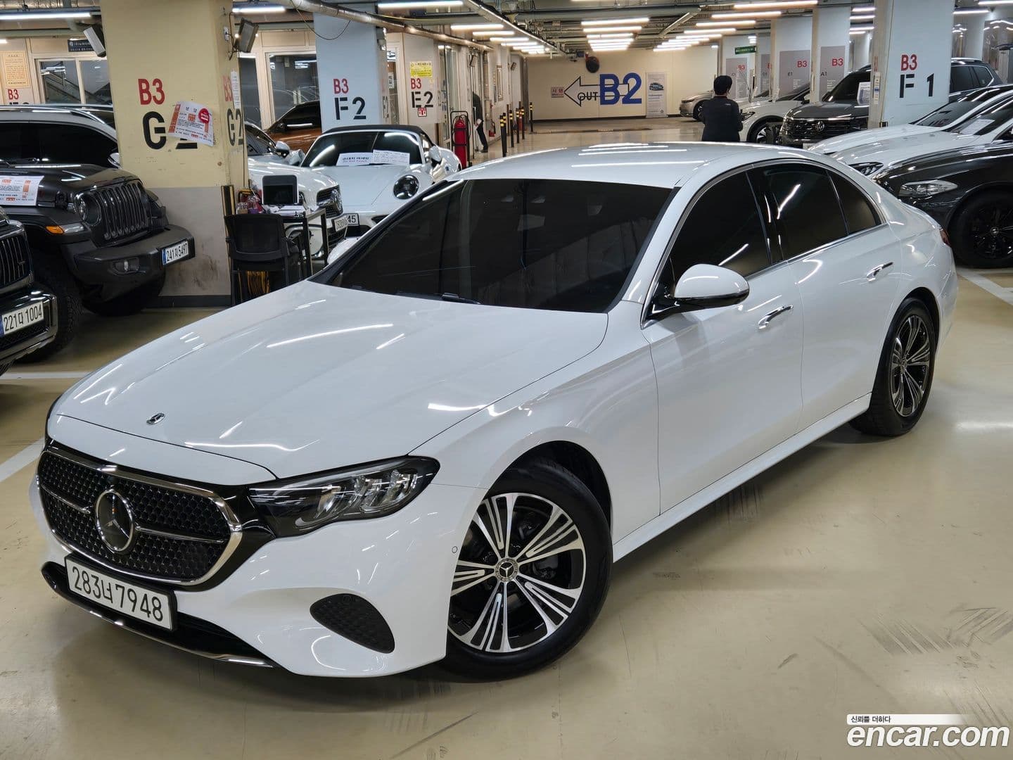 Main__Slider__Photo:E-Class Mercedes-Benz 2024.11-0