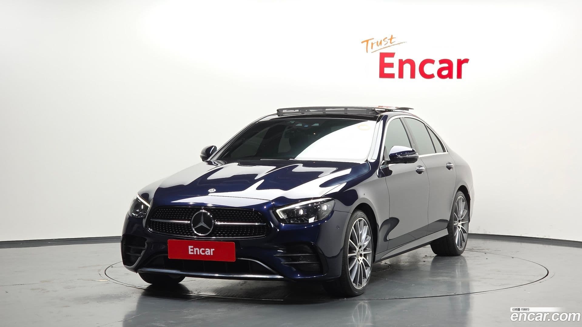 Main__Slider__Photo:E-Class Mercedes-Benz 2021.1-0
