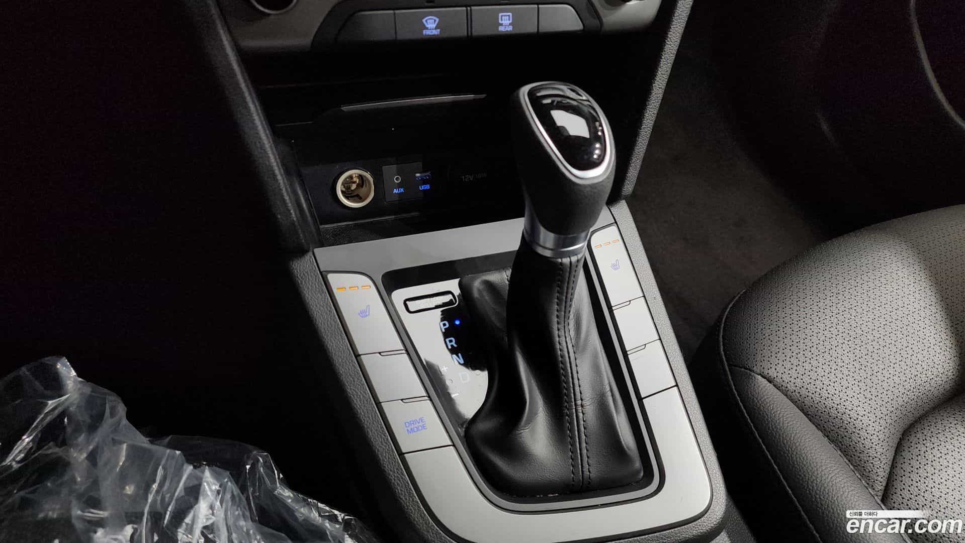 AVANTE Hyundai 2018.0-INNER-009