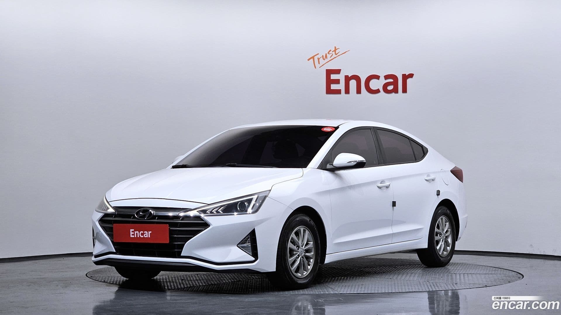 Main__Slider__Photo:AVANTE Hyundai 2019.3-0