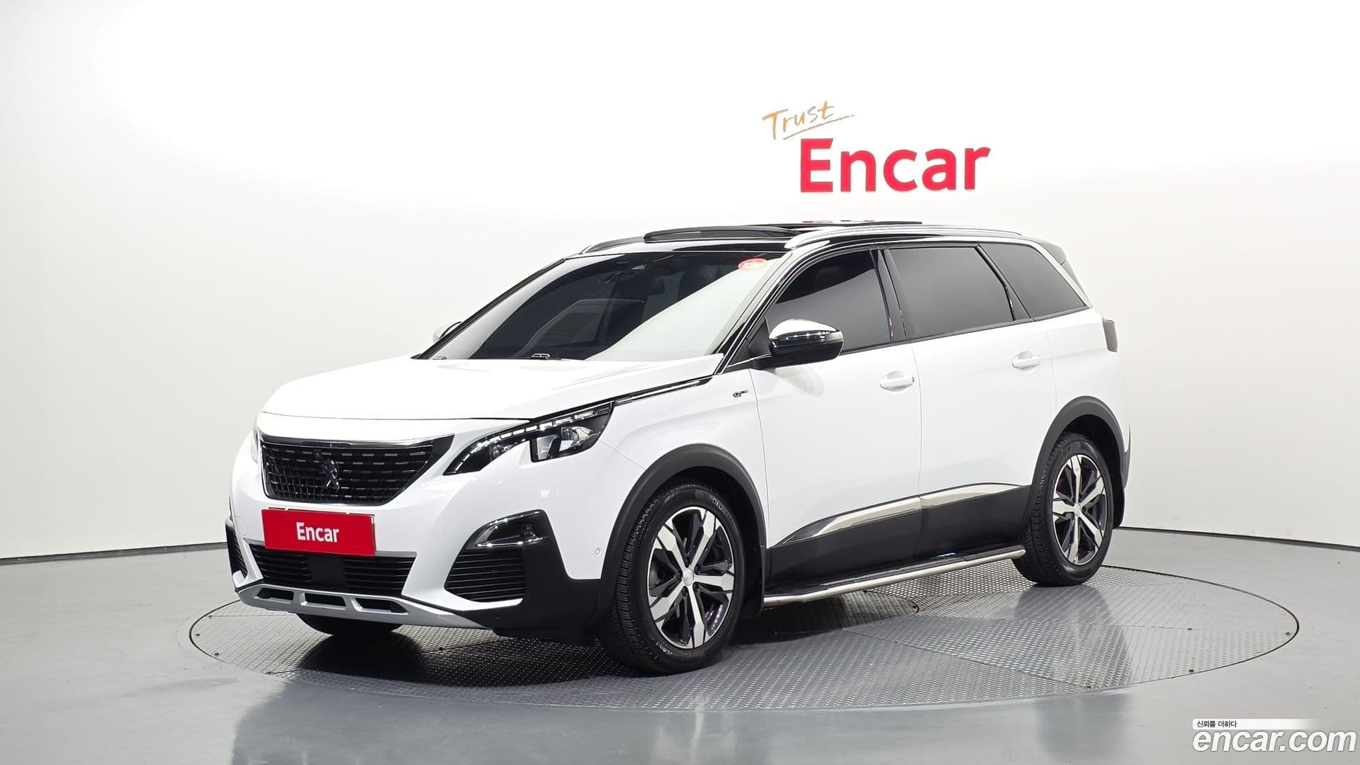 Main__Slider__Photo:5008 Peugeot 2018.11-0