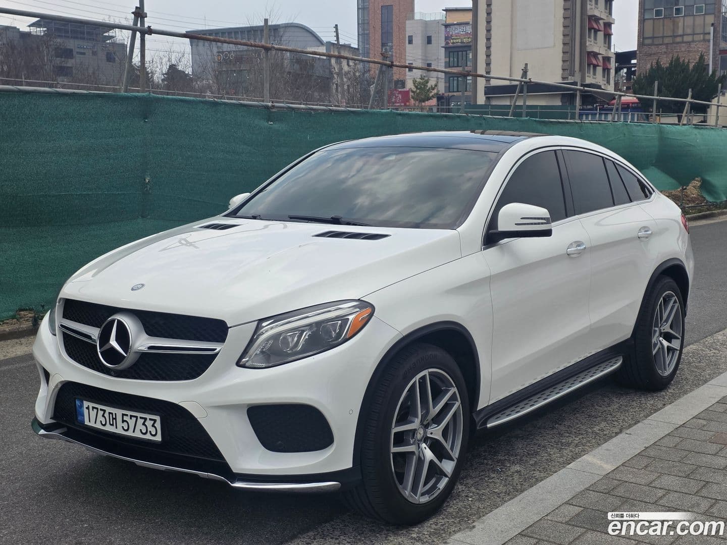 Main__Slider__Photo:GLE-Class Mercedes-Benz 2016.10-0