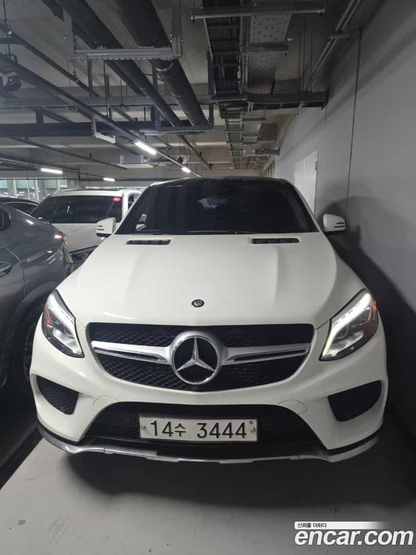 GLE-Class Mercedes-Benz 2017.1-OUTER-001