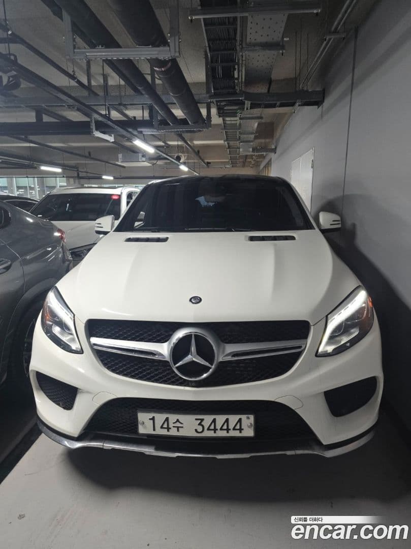 Main__Slider__Photo:GLE-Class Mercedes-Benz 2017.1-0