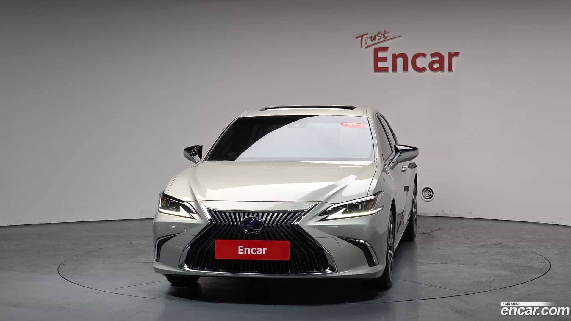 ES Lexus 2018.11-OUTER-003