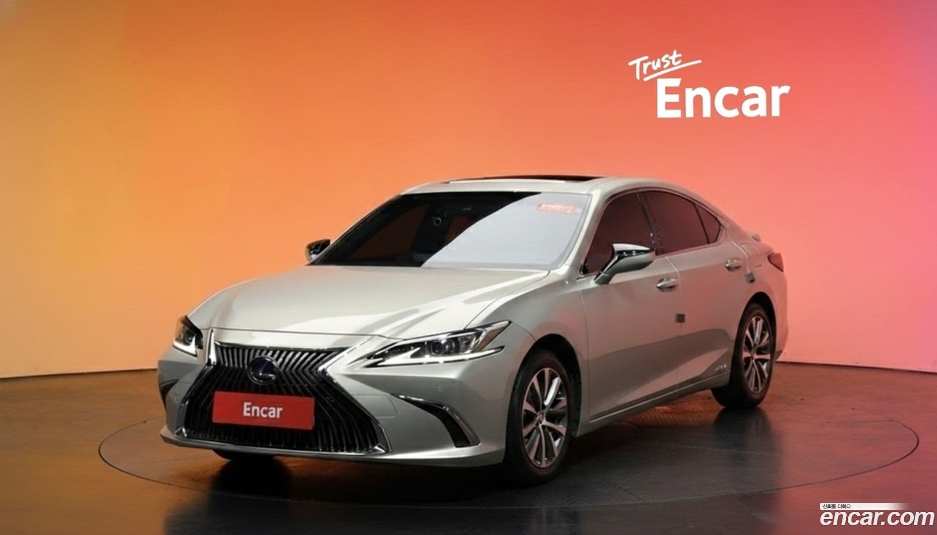 Main__Slider__Photo:ES Lexus 2018.11-0