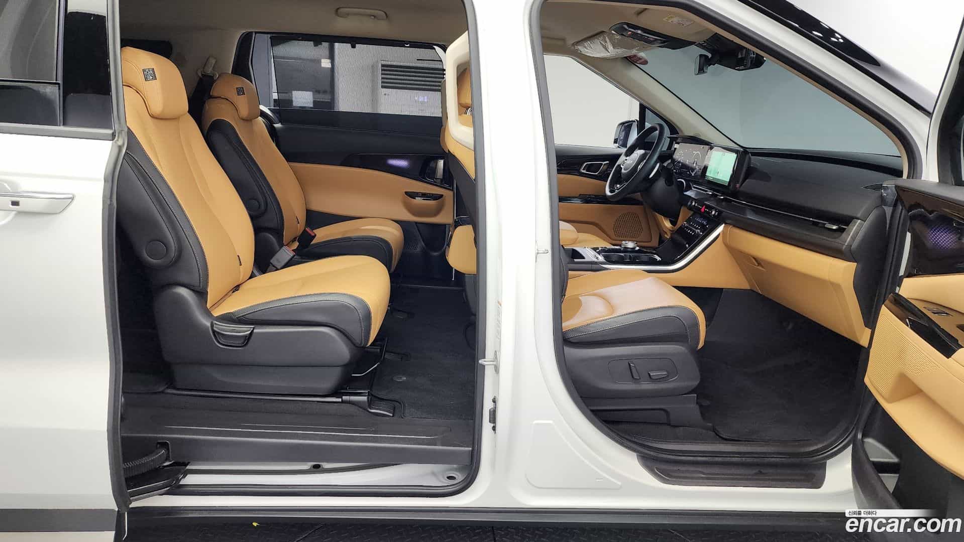 Canival Kia 2023.8-OPTION-015