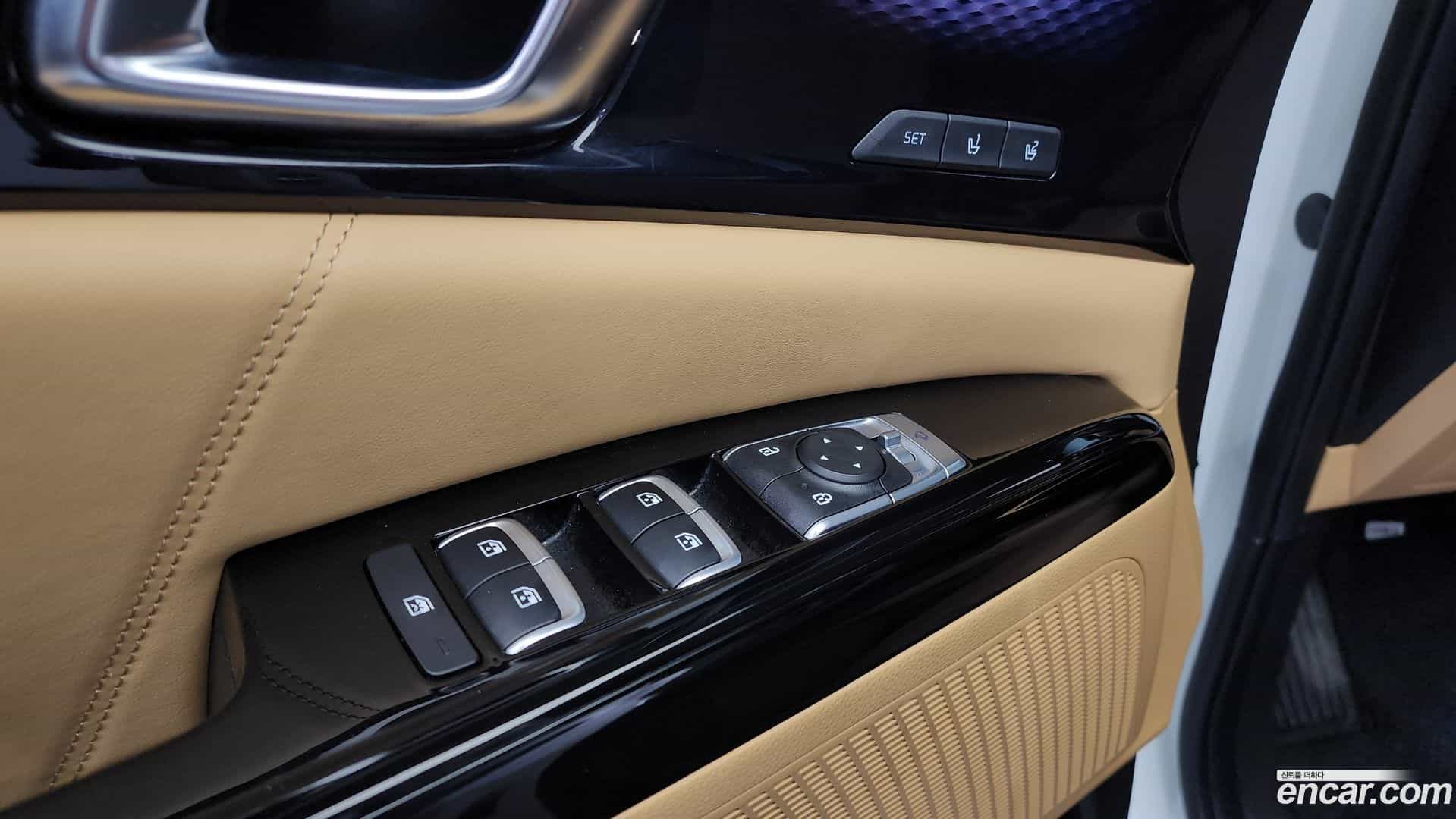 Canival Kia 2023.8-OPTION-016