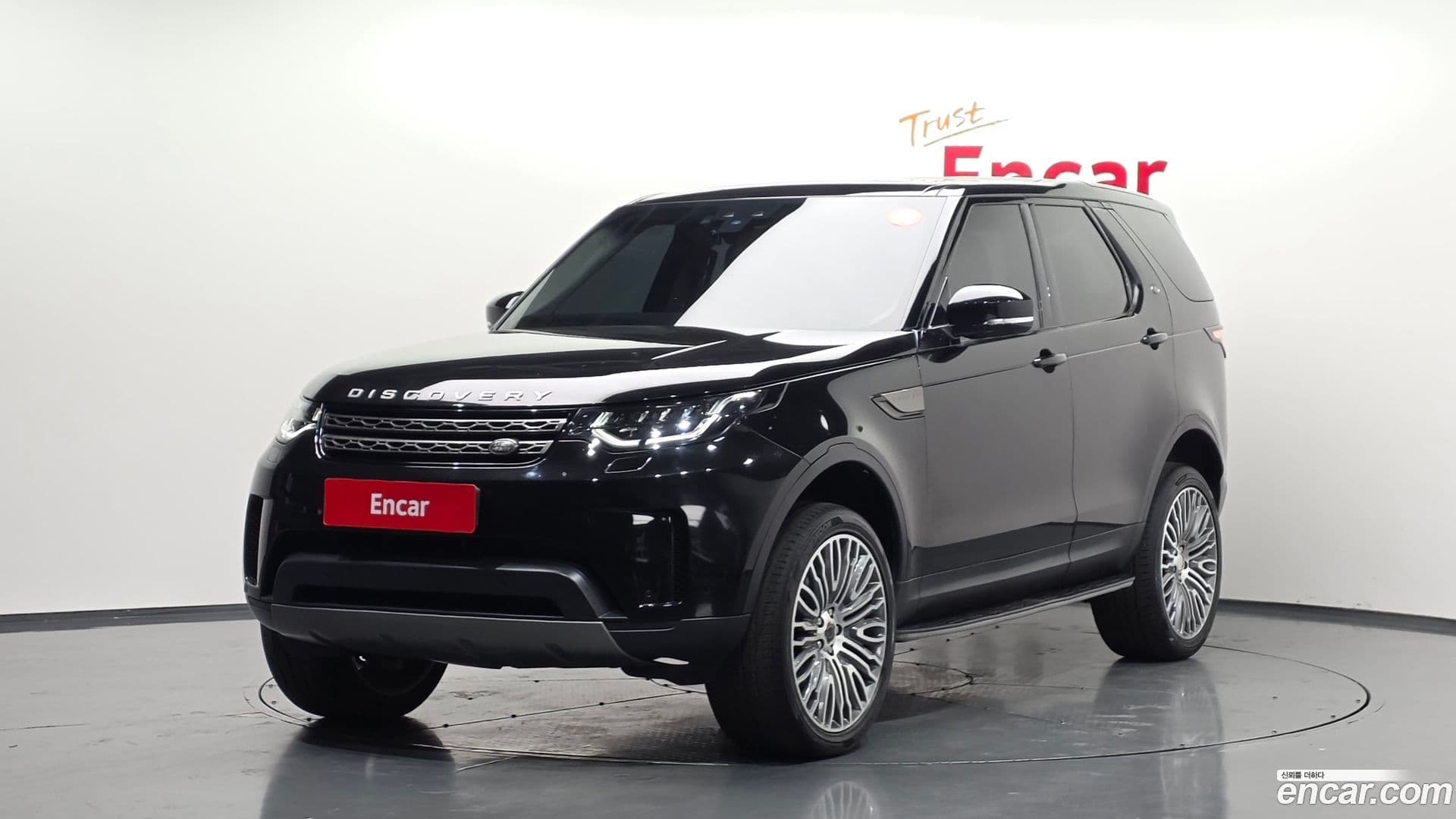 Main__Slider__Photo:Discovery Land Rover 2018.1-0