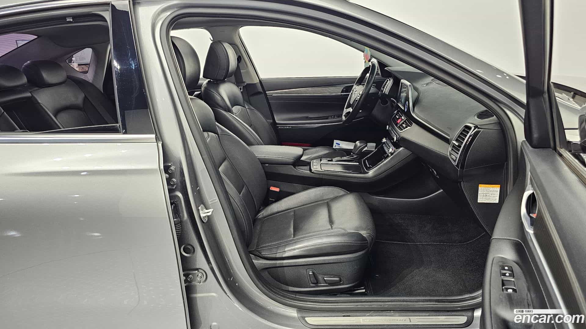 Grandeur Hyundai 2017.4-INNER-010