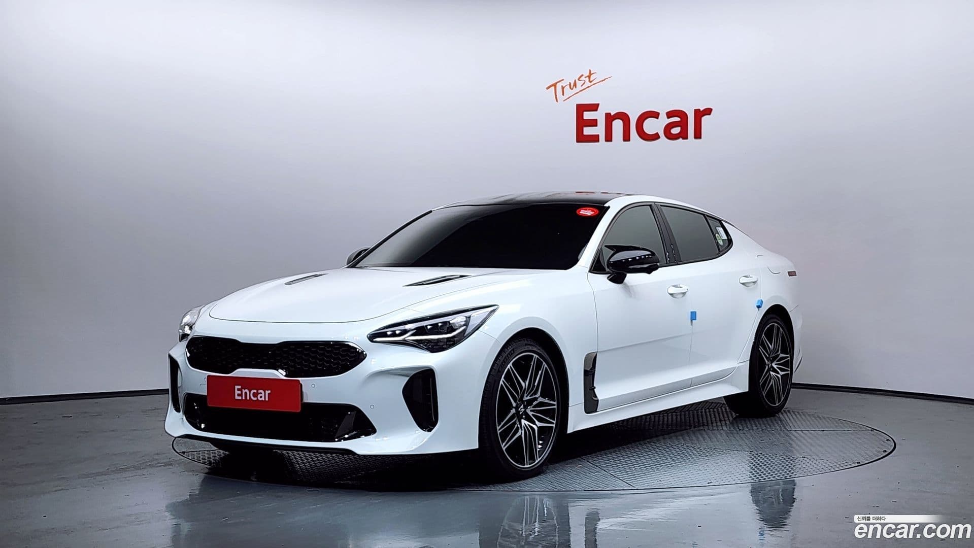 Main__Slider__Photo:Stinger Kia 2022.0-0