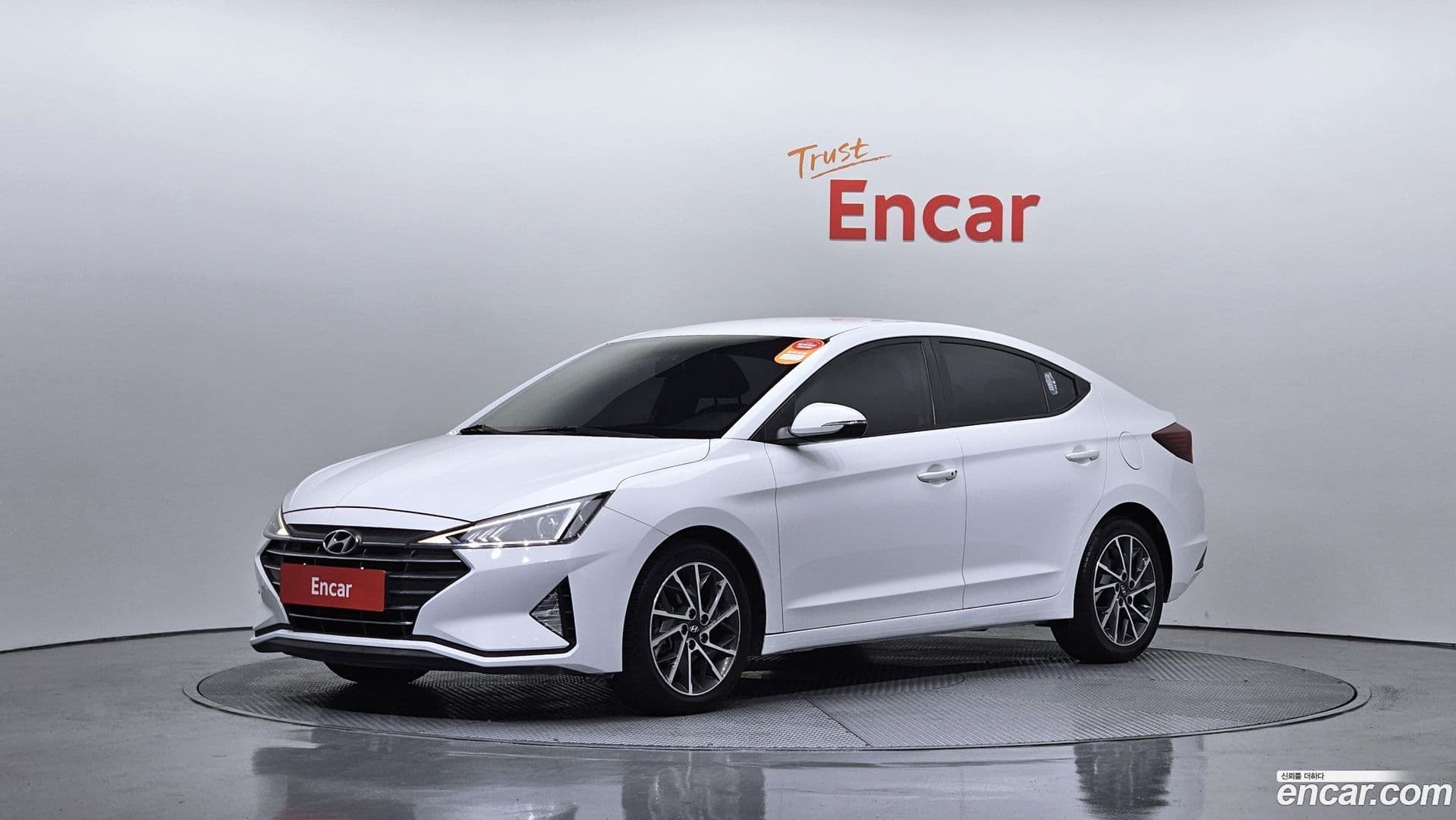 Main__Slider__Photo:AVANTE Hyundai 2019.10-0
